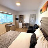 Childers Oasis Motel