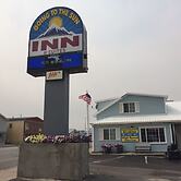 Going-To-The-Sun Inn & Suites