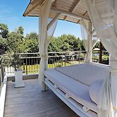 Studios & Apartments Efrosini