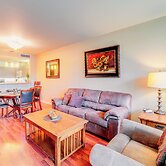 Walk to Lake Chelan: Condo w/ Pool Access