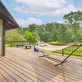 Sauna & Screened Porch: Otter Creek Getaway!
