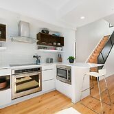 The Overlook - Luxe Old Town Condo w/ King Suite