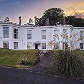 2 Bed House - Sleeps 4 - Pets - Parking - Wifi