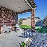 StayAU Pakenham 5 BRM Oasis Pet-friendly