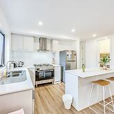 StayAU Officer Newly 5BRM Homley Villa House