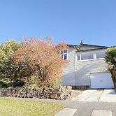 StayAU 2BR Home w/ Stunning Views in Tasmania