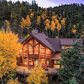 Secluded Angel Fire Retreat: Deck + Stunning View!