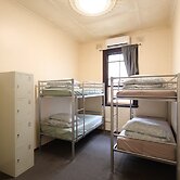 Emu Backpackers Perth - note - Valid Passport required for check in