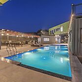 ELIVAAS Hidden Oasis