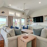 Walk to Beach: Southern Shores Retreat w/ Hot Tub