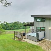 4 Mi to Mohican River: Ohio Amish Country Cottage