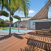 Luxury Meets Paradise Family-friendly 4BR w Pool