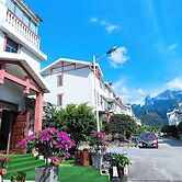 zhangjiejienanfangjinshikezhan