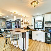 Weekend Getaway in Cornelius: Walk to Dining!