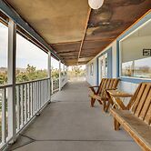 'abigail's Ranch' - Dog-friendly Dolan Springs Gem
