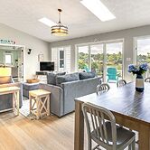 Boat Dock & Kayaks: Waterfront Home in Deltaville!