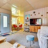 Lustron of the Lakes: Retro MCM Gem in Tangletown