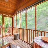 3 Mi to Dtwn Jefferson City: Family Home w/ Deck
