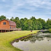 5 Mi to Jay Peak Resort: Cabin w/ Pond Access!