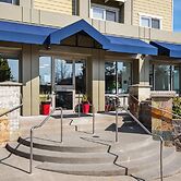 Marshall Suites Bainbridge Island, SureStay Collection by BW
