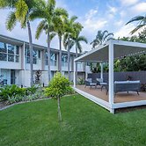 Picnic Bay Hotel