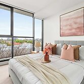 A Cozy 2BR Home Next to The Yarra River