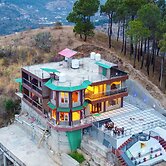 Alaya Stays Pine Shadow Fuchsia