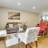 Walk to Bites & Whittier Park: Uptown Getaway!