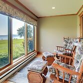 Pool Access: Waterfront Lake Memphremagog Condo!
