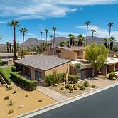 Desert Flower- Ironwood CC Condo Pool Spa