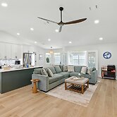 Sunny 3BR w/Hot Tub & Game Room Home