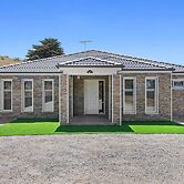 Unwind Bulla Hill Heights Retreat