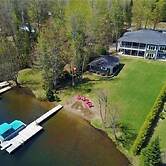 487 Bay Lake 4 Bedroom Cottage