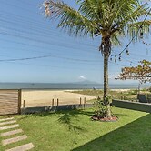6BR Beachfront Home in Bombinhas Abm0101