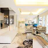 Chic 4BR Oasis With Gazebo, Your Dream Getaway