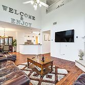 3 Mi to Dfw: Pet-friendly Euless Home