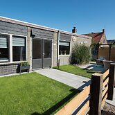 Modern 4-person Bungalow Near Beach