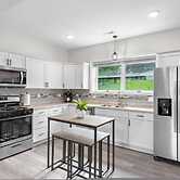 King bed Crystal Lake Mchenry Cary Cozy