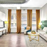 Cozy Stay Power Light Area Pool w Free Parking