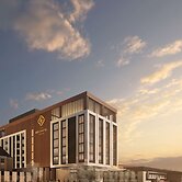 The Key Hotel Dubuque, Tapestry Collection by Hilton