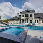 Majestic Manor-private Hundred Acre Yard-pool/spa