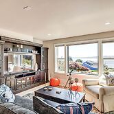 Puget Sound Views: Des Moines Apt w/ Patio