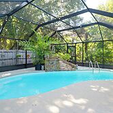 Private Backyard Oasis: Cocoa Family Home!