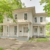 8 Mi to Keuka Lake: Walkable Apartment in Bath