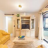 3BR Apt w/ BBQ 80m From Beach Erv0101