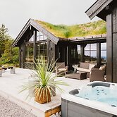 Cabin With Jacuzzi on Lifjell