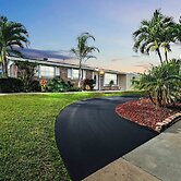 NEW Home w Guest Suite Pool Near PGA Beach