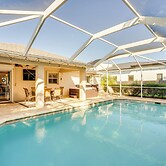 Game Room & Hot Tub: Easy Cape Coral Adventures