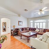 Kingman Family Home: Yard, Grill & Room to Relax!