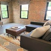 Jungle House Downtown Columbus – Modern Boutique Suites